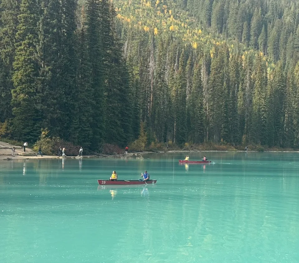 광활한 산과 호수, 그리고 잊지 못할 여정 