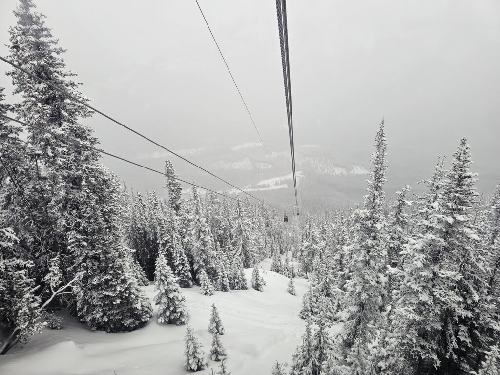 너무 비현실적이라 눈에도 잘 안담기는 대자연! 