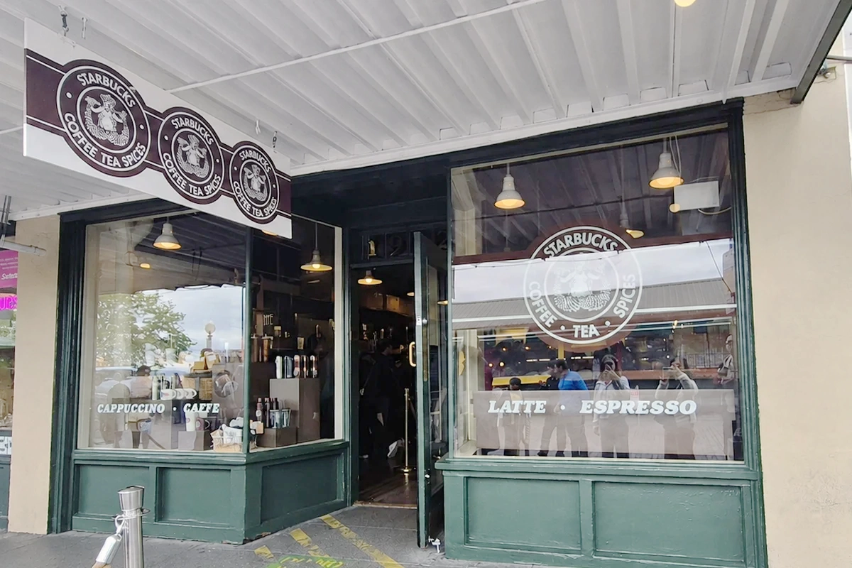 1st Starbucks store